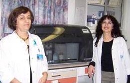 Dr. Amal Bishara, left, Director of Hadassah’s Arab Bone Marrow Registry Outreach Project, and Dr.  Shoshana Israel, head of Hadassah’s Tissue Typing Unit 