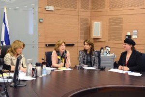 Left to right: MK Aliza Lavie, Chair, Committee for the Status of Women and General Equality; Yael German, Minister of Health; Dahlia Itzik, former Speaker of the Knesset; Dr. Donna Zfat-Zwas, Director of the Linda Joy Pollin Cardiovascular Wellness Center