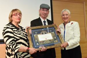 Prof. Dan Engelhard receives the Henrietta Szold Award from Prof. Tamar Peretz, Interim Director, Hadassash Medical Organization and Marcie Natan, National President, Hadassah.