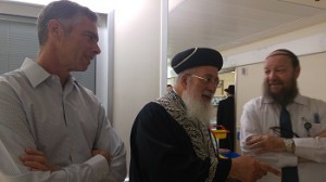 Among the many visitors to Odel Bennett and her son Natan were Sephardic Chief Rabbi of Jerusalem Shlomo Amar. To his left is acting head of surgery Prof. Alon Pikarsky who operated on Bennett. Right is HMO Rabbi Moshe Klein.