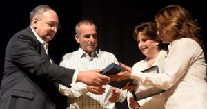The Hadassah Defender Award is presented to the International Fellowship of Christians and Jews (IFCJ). L_R: Prof. Zeev Rotstein, Director General of Hadassah Medical Center; Jeff Kaye, representing the IFCJ,; Hadassah International President Joyce Rabin; and Dalia Itzik, Former Speaker of the Knesset and President of Hadassah International Israel